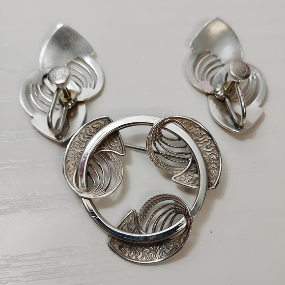 Vintage Beau Sterling Set Circle Swirl Brooch Pin & Matching Screw back Earrings - Picture 8 of 11